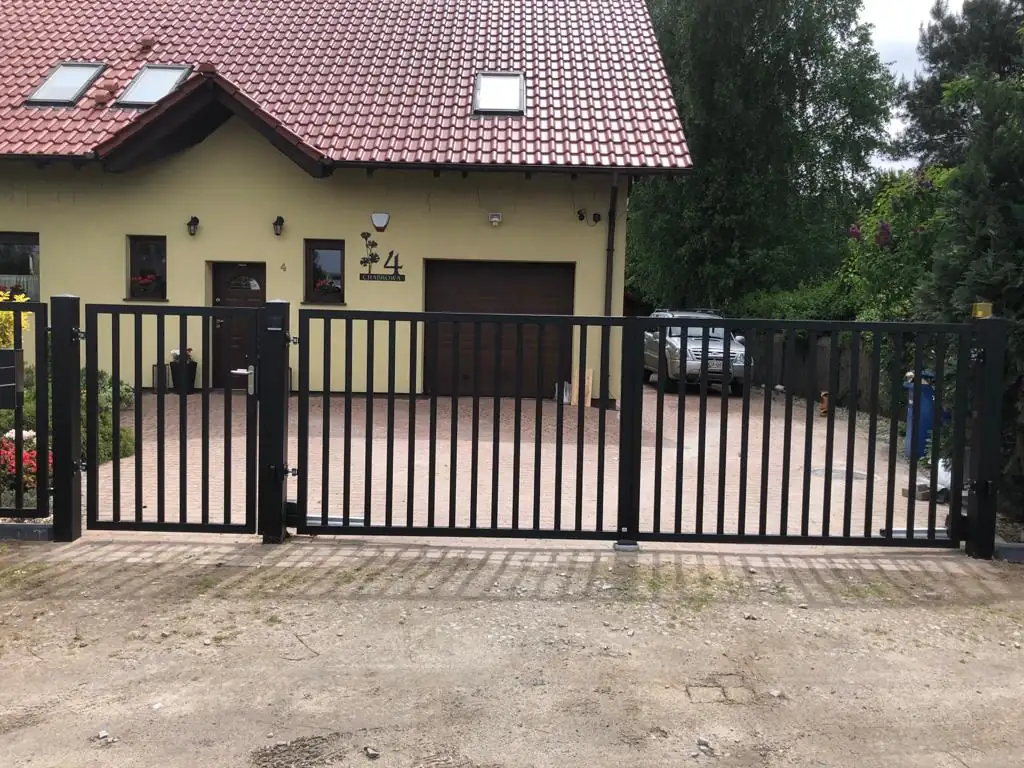 Wykonane ogrodzenie posesji — inspiracja dla klientów z Brzegu — zdjęcie 8